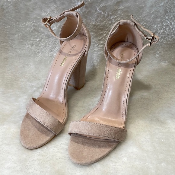 Fashion Nova Nude Beige Heels - Picture 1 of 5